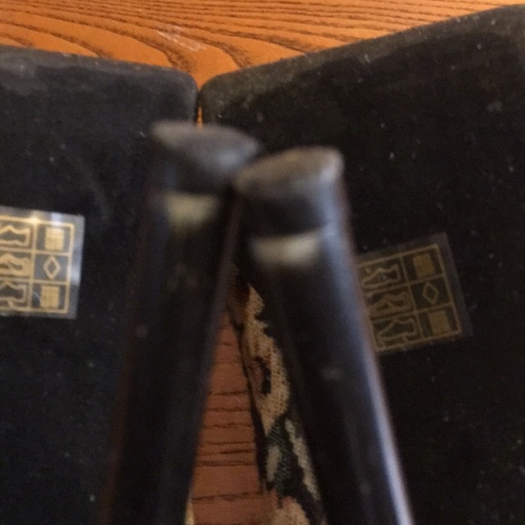 Shoes - Picture 6 of 8